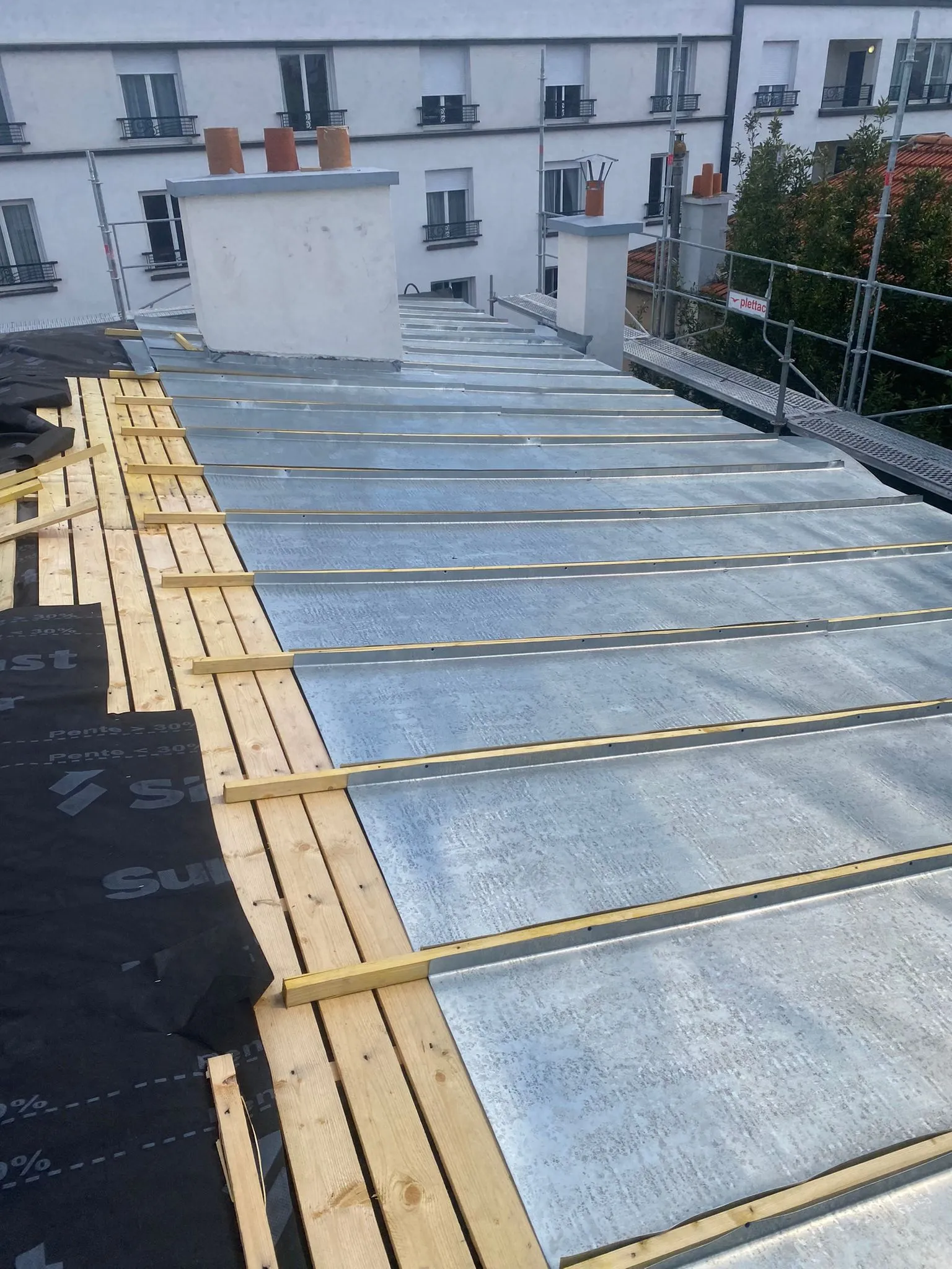 installation toiture zinc Paris