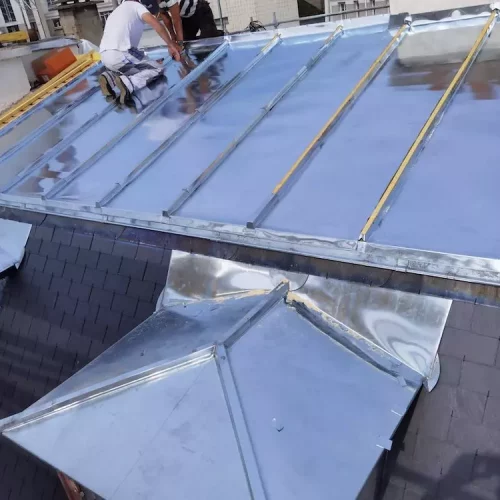 installation de toiture en zinc
